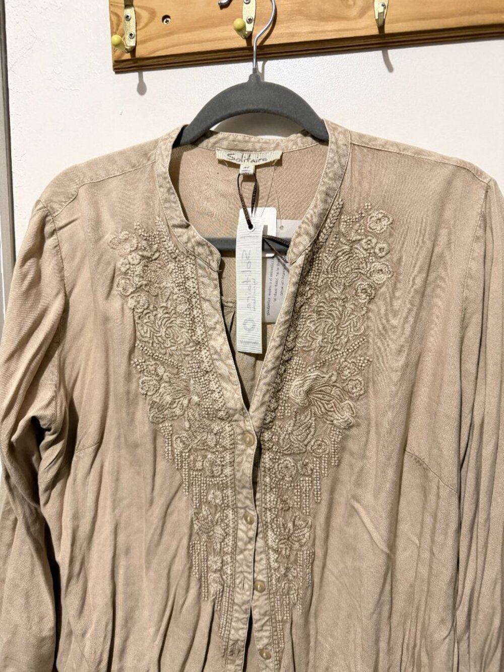 NWT Solitaire Taupe Beige Embroidered Boho Tunic Blouse Roll Tab Sleeve - M - Picture 5 of 12